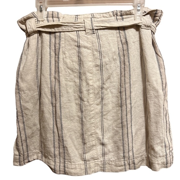 Maurice’s Linen button skirt Size 6 - Picture 2 of 4